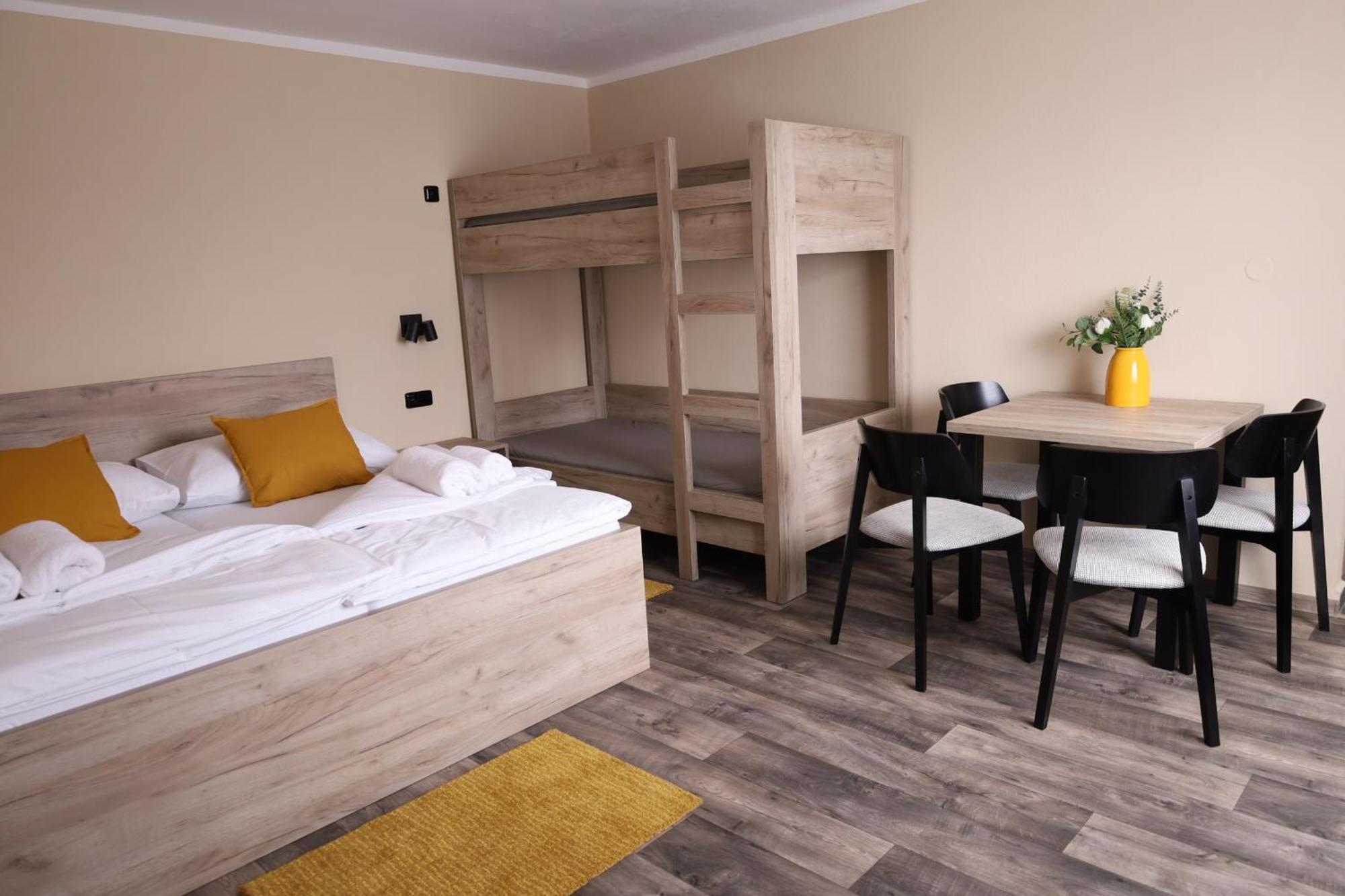 Ubytovani U Pupka Vrbovec Exteriér fotografie